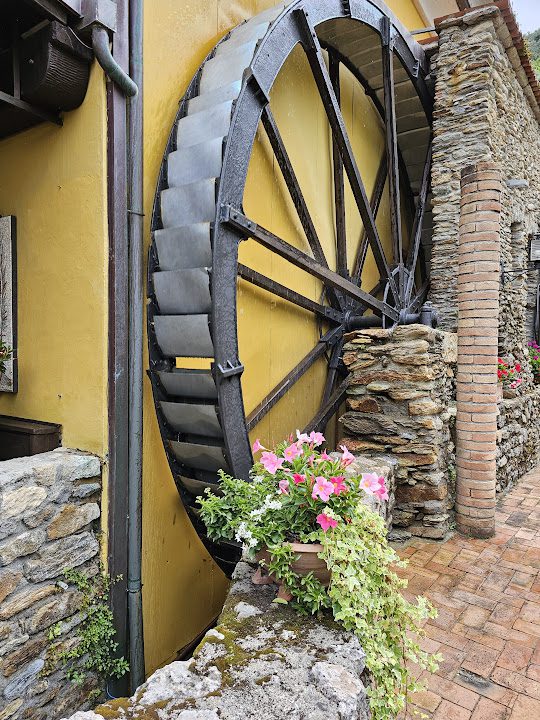 Il Bottaccio working water wheel